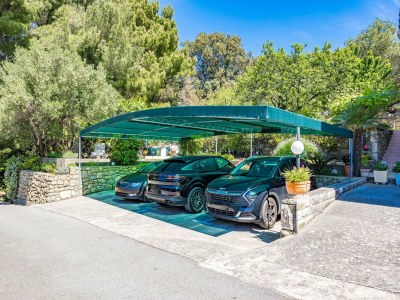 Apartment Apartment in Supetarska Draga near Sandy Beach - Outdoor photo 4