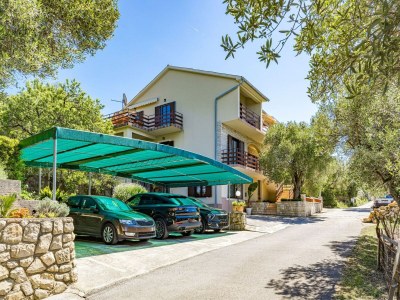 Apartment Apartment in Supetarska Draga near Sandy Beach - Outdoor photo 9