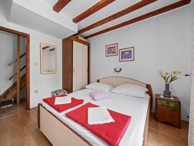 Apartment Apartment in Supetarska Draga near Sandy Beach - Features photo 15