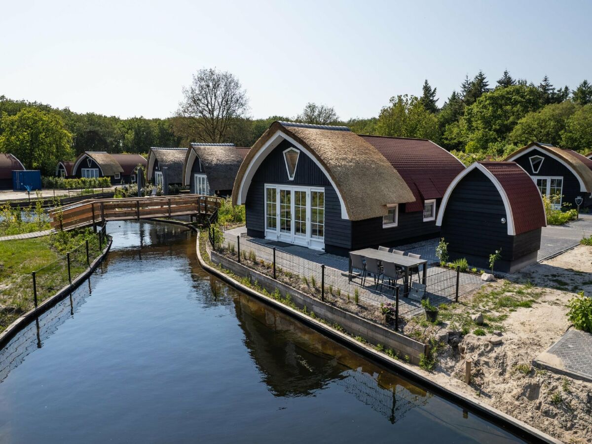 Holiday park Ferienhaus im Wald am Teich für 6 Von Belvilla