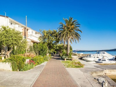 Apartment Wohnung Rab mit privatem Steg und Meerblick - Outdoor photo 5