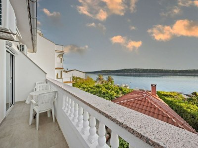 Apartment Wohnung Rab mit privatem Steg und Meerblick - Outdoor photo 9