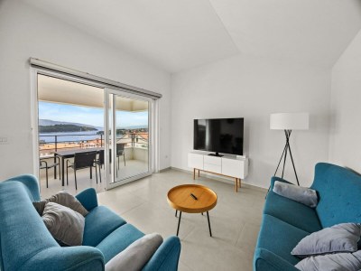 Apartment Enchanting Summer Apartment with Sea View - Features photo 21