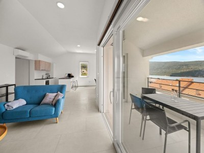 Apartment Enchanting Summer Apartment with Sea View - Features photo 24