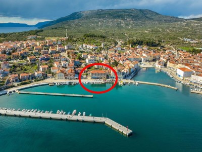 Apartment Apartment in Cres with Sea View and Old Town - Outdoor photo 3