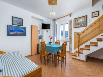 Apartment Apartment in Cres with Sea View and Old Town - Features photo 20