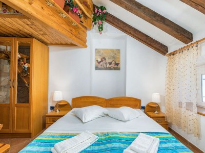 Apartment Apartment in Cres with Sea View and Old Town - Features photo 28