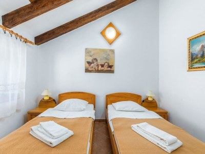 Apartment Apartment in Cres near Old Town & Beach - Features photo 30