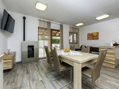 Apartment Apartment in Banjole near Volme Beach - Features photo 7