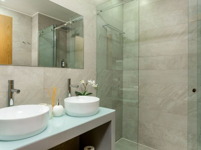 Apartment Modern & Cozy apartment, by the beach - Features photo 7