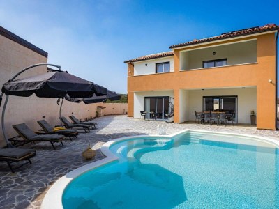 Villa Luxuriöse Villa in Pula mit Pool und Whirlpool - Outdoor photo 7
