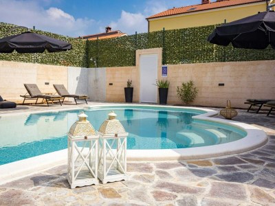 Villa Luxuriöse Villa in Pula mit Pool und Whirlpool - Outdoor photo 8