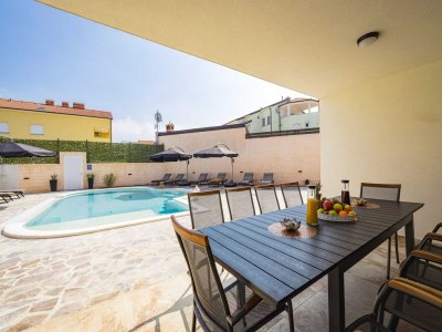 Villa Luxuriöse Villa in Pula mit Pool und Whirlpool - Outdoor photo 10
