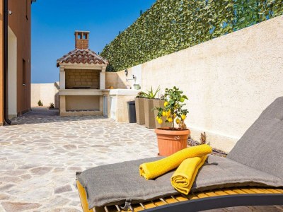 Villa Luxuriöse Villa in Pula mit Pool und Whirlpool - Outdoor photo 15