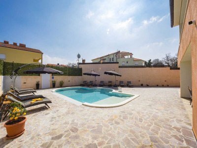 Villa Luxuriöse Villa in Pula mit Pool und Whirlpool - Outdoor photo 19