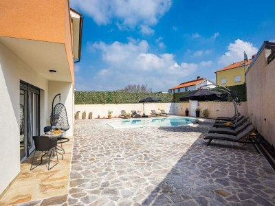 Villa Luxuriöse Villa in Pula mit Pool und Whirlpool - Outdoor photo 22