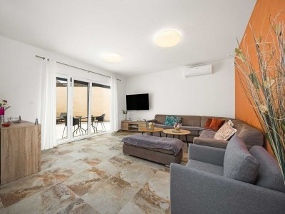 Villa Luxuriöse Villa in Pula mit Pool und Whirlpool - Features photo 27