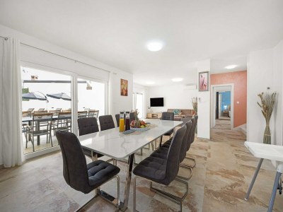 Villa Luxuriöse Villa in Pula mit Pool und Whirlpool - Features photo 28