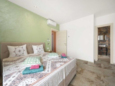 Villa Luxuriöse Villa in Pula mit Pool und Whirlpool - Features photo 35