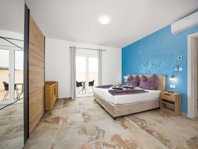 Villa Luxuriöse Villa in Pula mit Pool und Whirlpool - Features photo 39