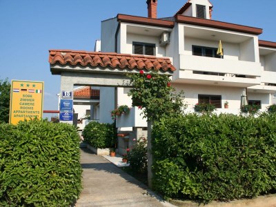 Apartment Apartment A4 Villa Falcon near the sea in Funtana - Apartment