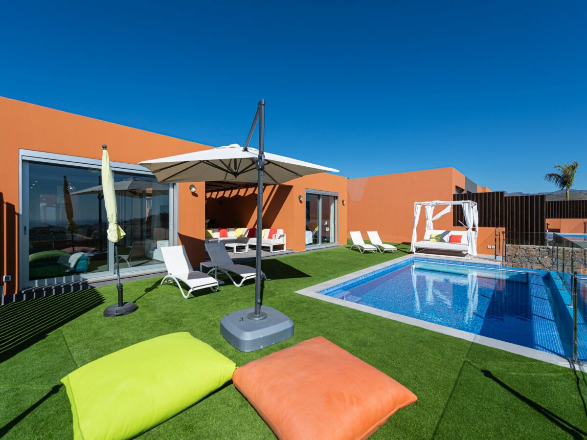 Chalet Chalet in Maspalomas with Heated Pool