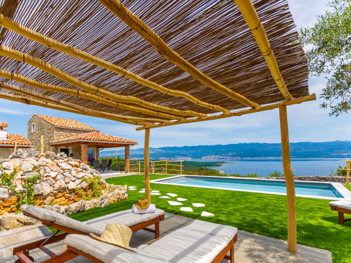 Holiday house No title