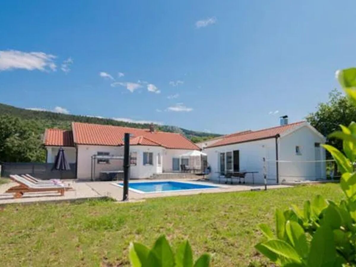 Holiday house Ana with pool und jacuzzi