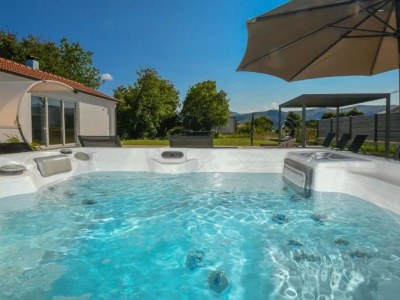 Holiday house Ana with pool und jacuzzi - Outdoor photo 3