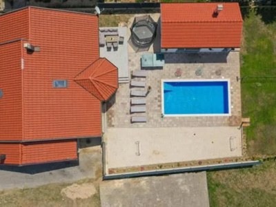 Holiday house Ana with pool und jacuzzi - Outdoor photo 12