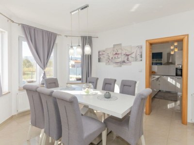 Holiday house Ana with pool und jacuzzi - Features photo 17