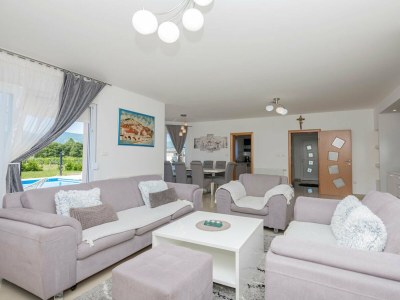 Holiday house Ana with pool und jacuzzi - Features photo 20