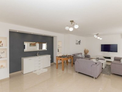 Holiday house Ana with pool und jacuzzi - Features photo 21