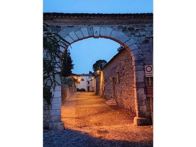 Holiday house "Rambaldo" with garden in castle - Outdoor photo 6