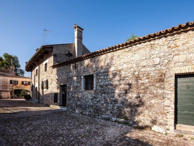 Holiday house "Rambaldo" with garden in castle - Outdoor photo 7