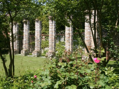 Holiday house "Rambaldo" with garden in castle - Outdoor photo 9