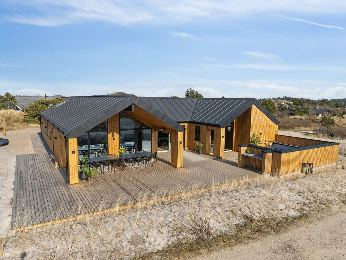 Holiday house 5 star holiday home in Henne Beach