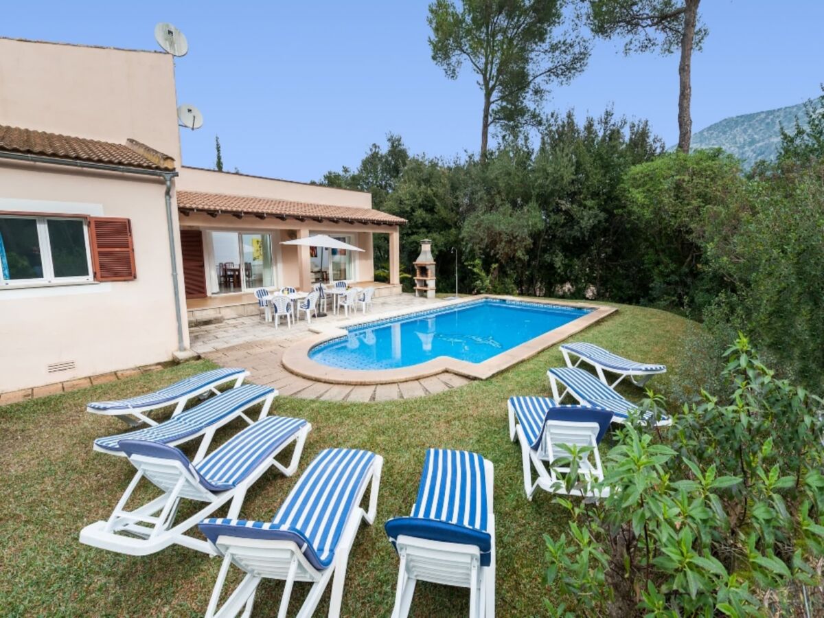 Villa Vila GarballÓ - Villa With Private Pool