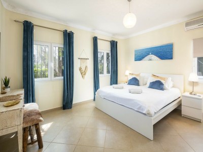 Villa Villa in der Küstenstadt Carvoeiro, Algarve - Features photo 14