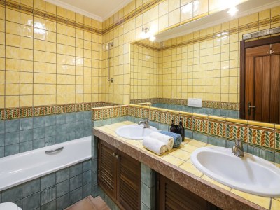 Holiday house Holiday home with terrace, sea-view - Features photo 27