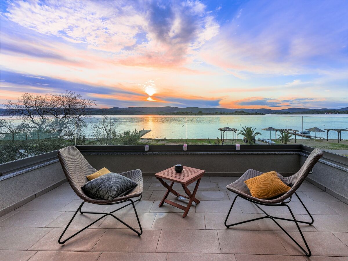 Villa Villa in Turanj mit Meerblick