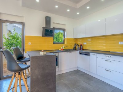 Villa Villa in Turanj mit Meerblick - Features photo 15