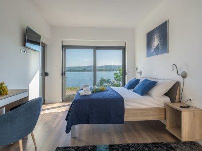 Villa Villa in Turanj mit Meerblick - Features photo 17