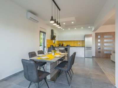 Villa Villa in Turanj mit Meerblick - Features photo 25