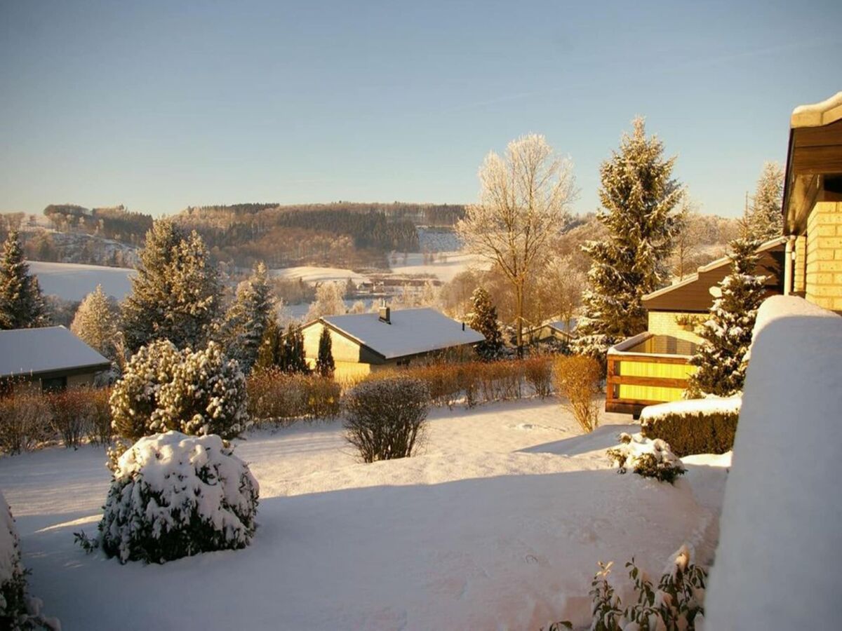 Holiday house Ruhiger Bungalow am Hennesee mit Terrasse - Outdoor photo 4