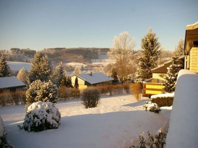 Holiday house Ruhiger Bungalow am Hennesee mit Terrasse - Outdoor photo 4