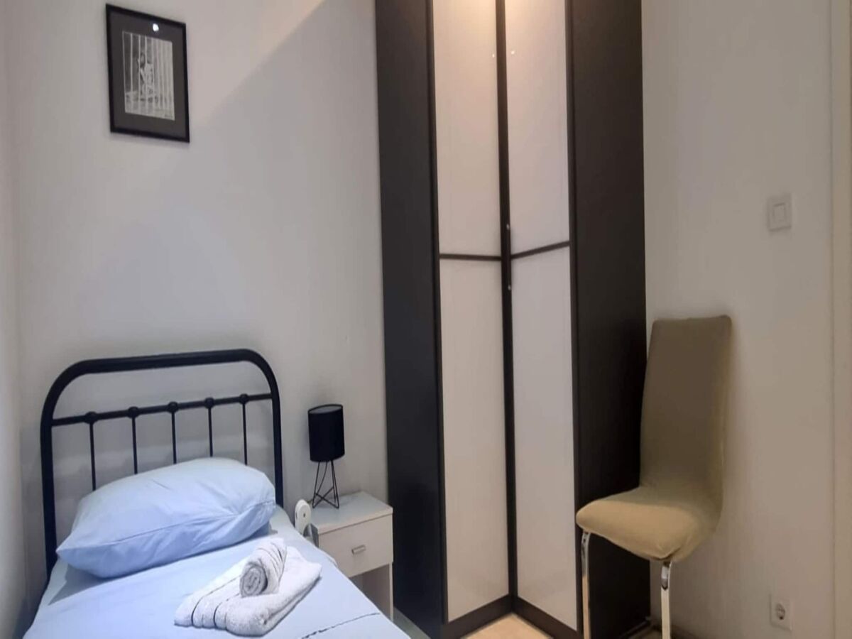 Apartment Spacious apartment in Kastel Novi - Features photo 5