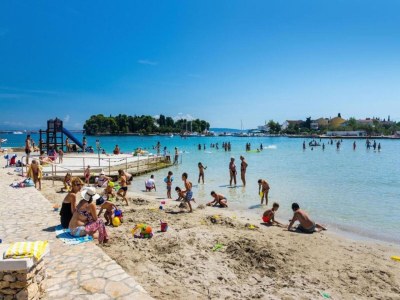 Apartment Spacious apartment in Kastel Novi - Environment photo 14