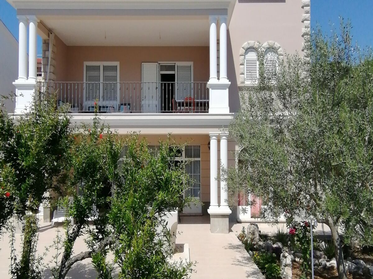 Apartment Seaside Family Apartment in Kampor - Outdoor photo 4