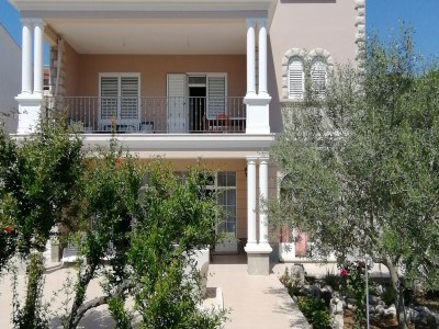 Apartment Seaside Family Apartment in Kampor - Outdoor photo 4